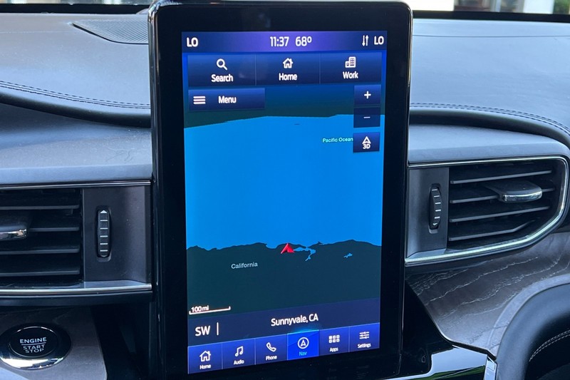 Ford Explorer Vehicle Full-screen Gallery Image 20