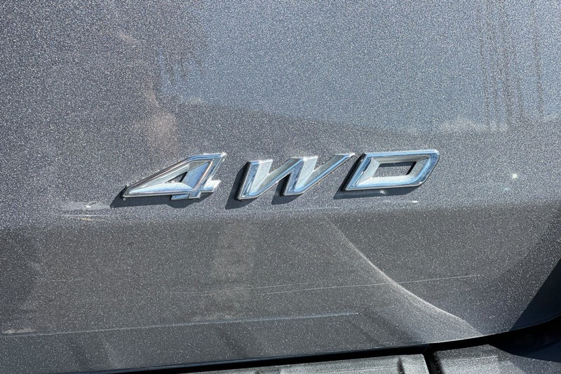 Ford Explorer Vehicle Full-screen Gallery Image 29