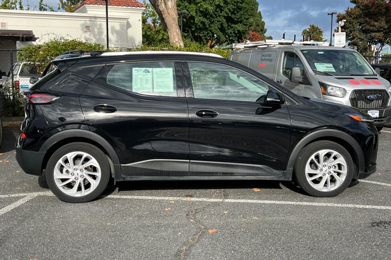 Chevrolet Bolt EUV Vehicle Full-screen Gallery Image 03