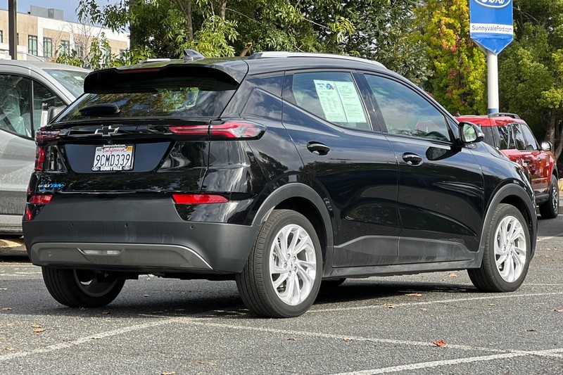 Chevrolet Bolt EUV Vehicle Full-screen Gallery Image 04