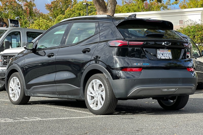 Chevrolet Bolt EUV Vehicle Full-screen Gallery Image 06