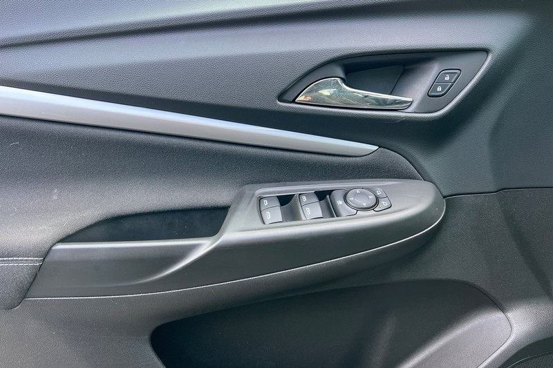 Chevrolet Bolt EUV Vehicle Full-screen Gallery Image 11