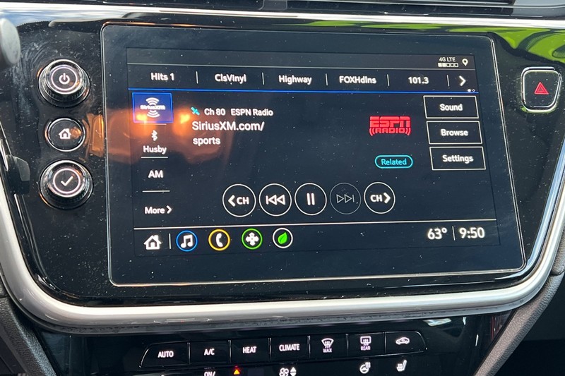 Chevrolet Bolt EUV Vehicle Full-screen Gallery Image 18