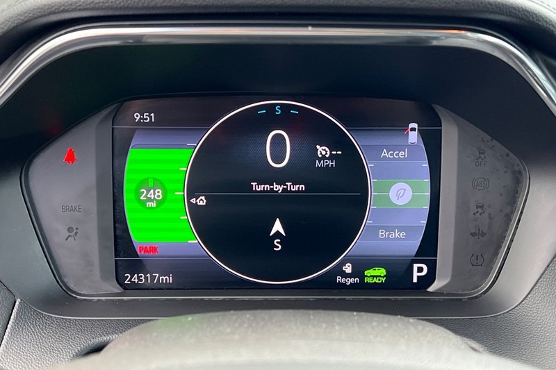 Chevrolet Bolt EUV Vehicle Full-screen Gallery Image 24