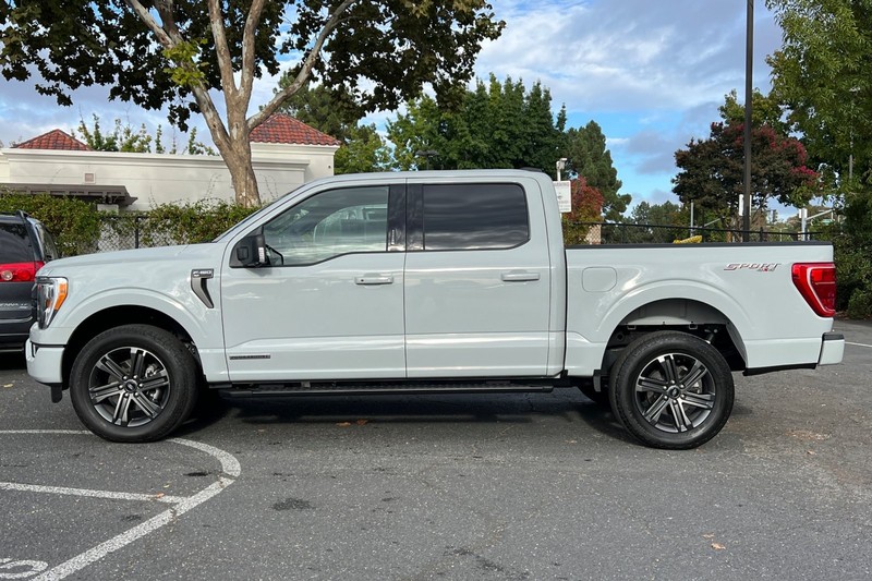 Ford F-150 Vehicle Full-screen Gallery Image 07