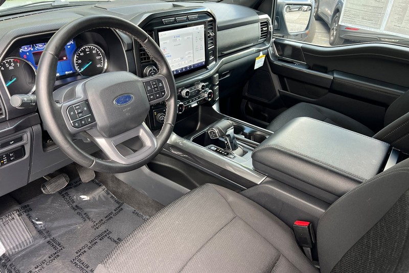 Ford F-150 Vehicle Full-screen Gallery Image 10