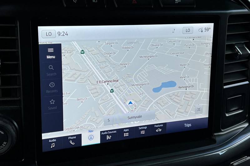 Ford F-150 Vehicle Full-screen Gallery Image 18