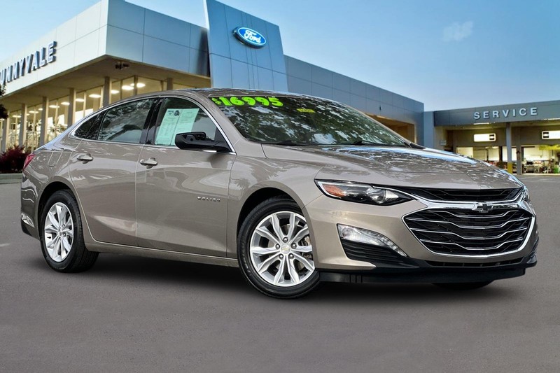 Chevrolet Malibu Vehicle Full-screen Gallery Image 02