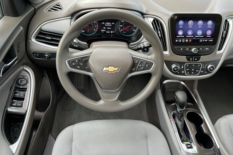 Chevrolet Malibu Vehicle Full-screen Gallery Image 14