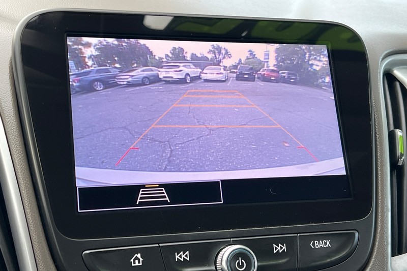 Chevrolet Malibu Vehicle Full-screen Gallery Image 18