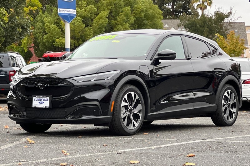 Ford Mustang Mach-E Vehicle Full-screen Gallery Image 08