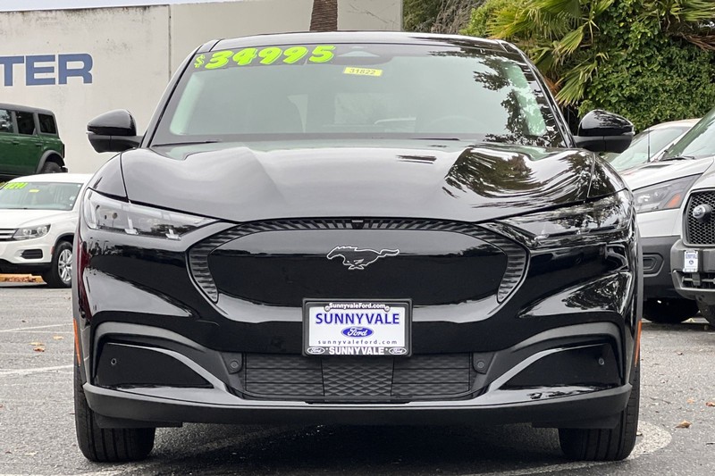 Ford Mustang Mach-E Vehicle Full-screen Gallery Image 09