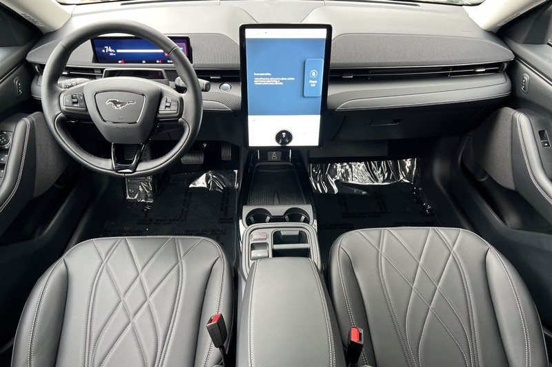 Ford Mustang Mach-E Vehicle Full-screen Gallery Image 13
