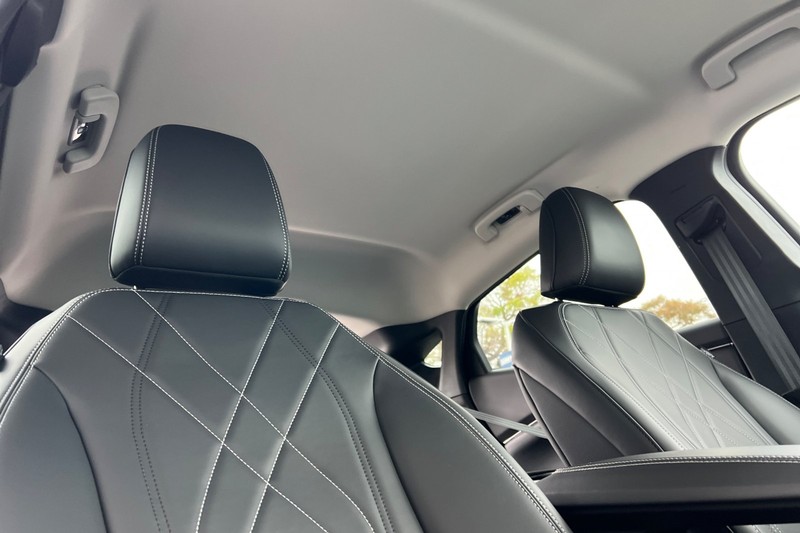 Ford Mustang Mach-E Vehicle Full-screen Gallery Image 17