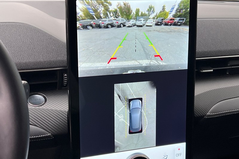 Ford Mustang Mach-E Vehicle Full-screen Gallery Image 20