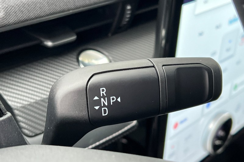 Ford Mustang Mach-E Vehicle Full-screen Gallery Image 22