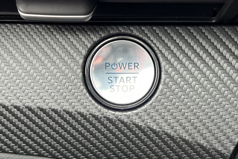 Ford Mustang Mach-E Vehicle Full-screen Gallery Image 23