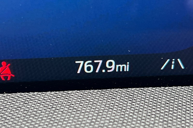 Ford Mustang Mach-E Vehicle Full-screen Gallery Image 29