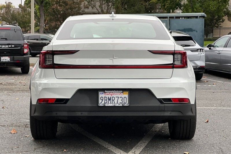 Polestar 2 Vehicle Full-screen Gallery Image 05