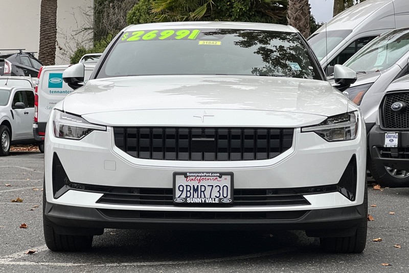 Polestar 2 Vehicle Full-screen Gallery Image 09