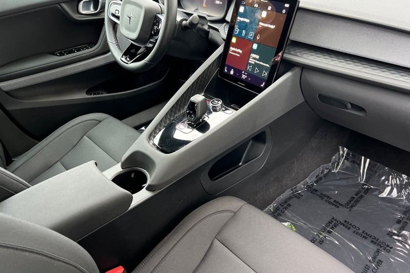 Polestar 2 Vehicle Full-screen Gallery Image 16