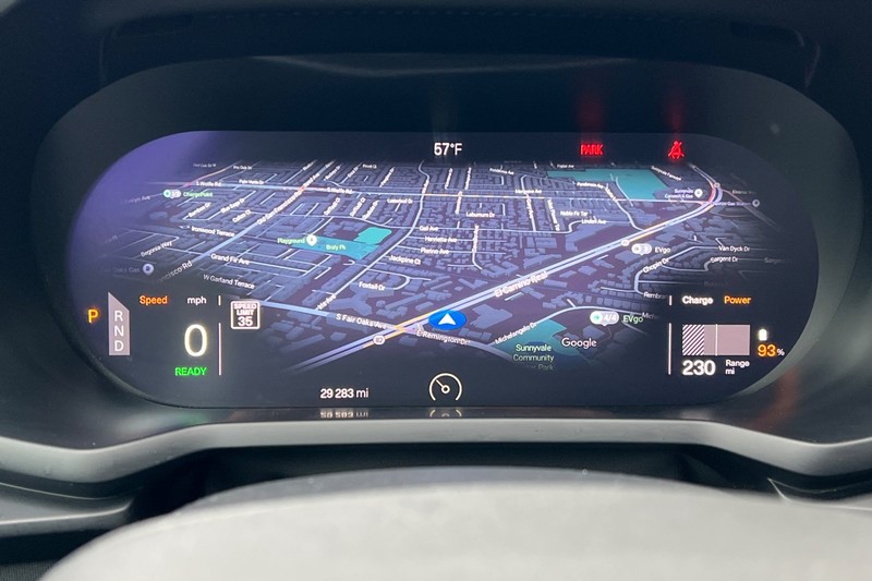 Polestar 2 Vehicle Full-screen Gallery Image 24