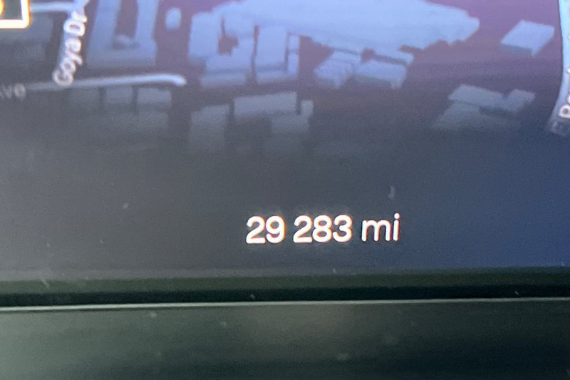 Polestar 2 Vehicle Full-screen Gallery Image 25