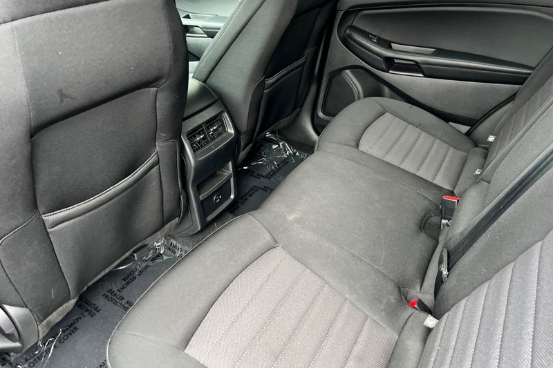 Ford Edge Vehicle Full-screen Gallery Image 13