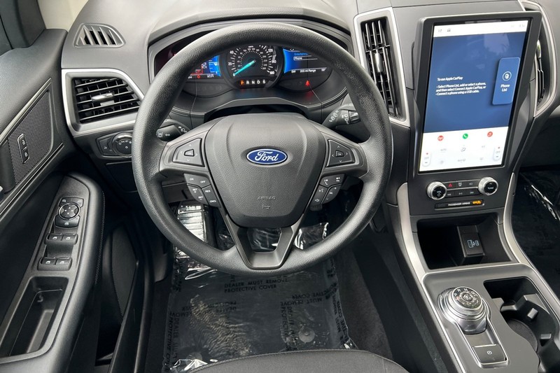 Ford Edge Vehicle Full-screen Gallery Image 15