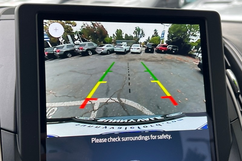 Ford Edge Vehicle Full-screen Gallery Image 20