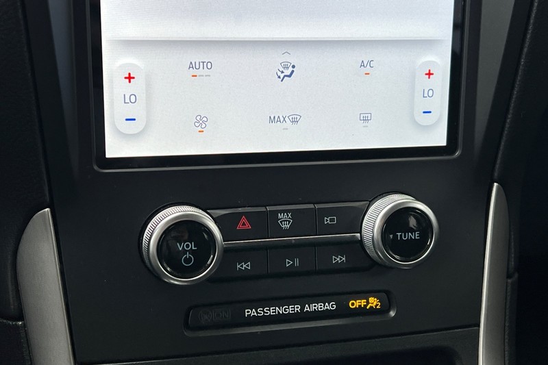 Ford Edge Vehicle Full-screen Gallery Image 21