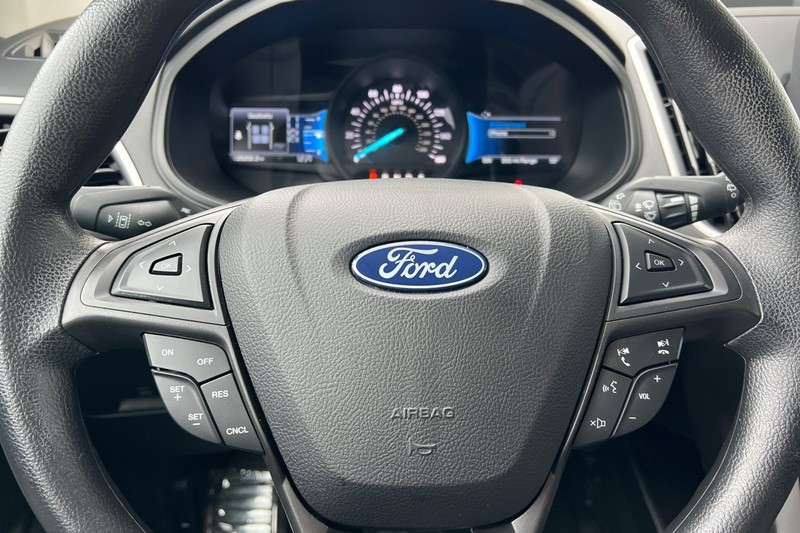 Ford Edge Vehicle Full-screen Gallery Image 24