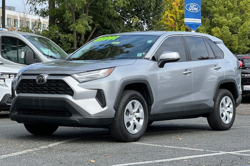 Toyota RAV4 Vehicle Full-screen Gallery Image 08