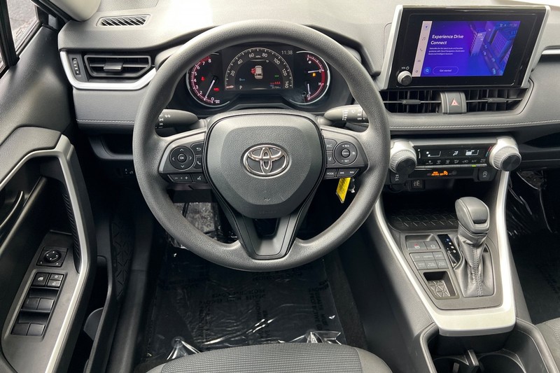 Toyota RAV4 Vehicle Full-screen Gallery Image 14