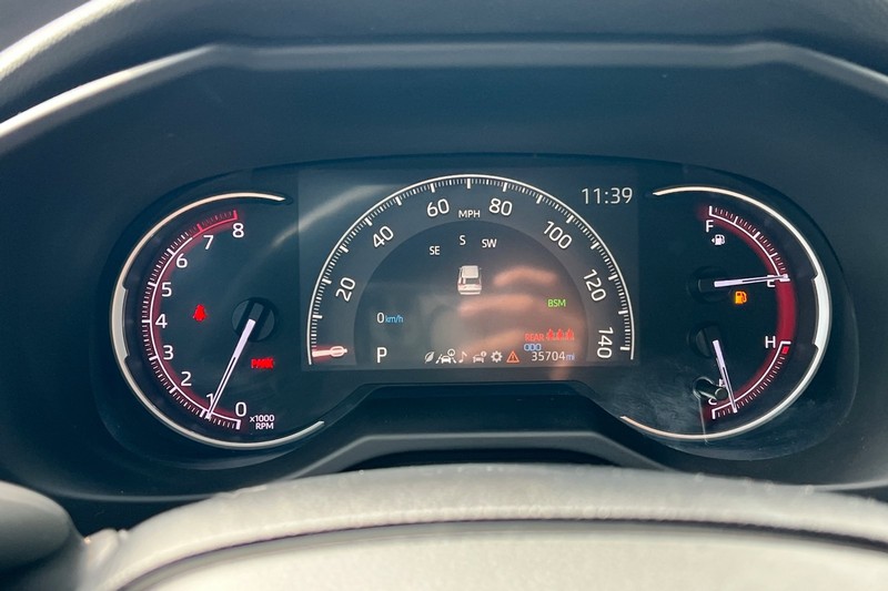 Toyota RAV4 Vehicle Full-screen Gallery Image 23