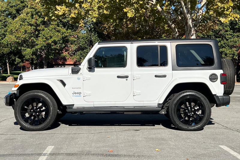 Jeep Wrangler 4xe Vehicle Full-screen Gallery Image 07