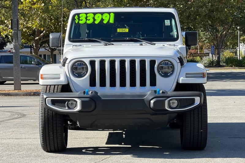 Jeep Wrangler 4xe Vehicle Full-screen Gallery Image 09