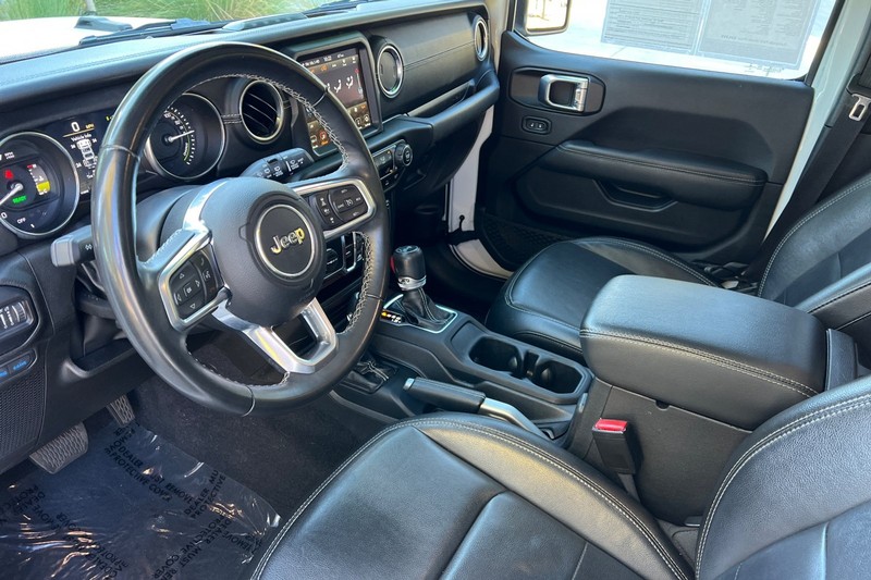 Jeep Wrangler 4xe Vehicle Full-screen Gallery Image 10