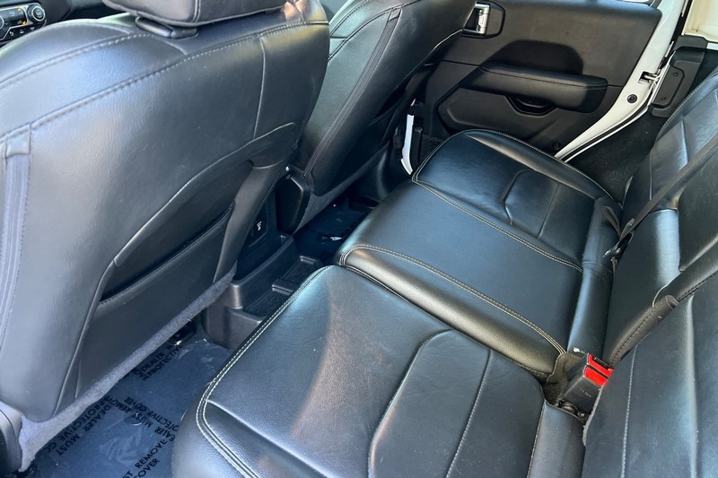 Jeep Wrangler 4xe Vehicle Full-screen Gallery Image 12