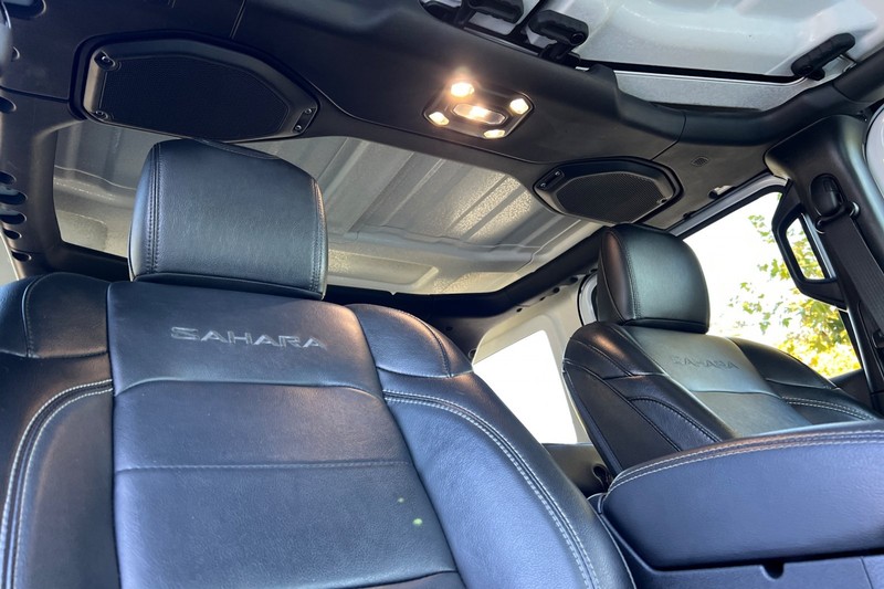 Jeep Wrangler 4xe Vehicle Full-screen Gallery Image 17