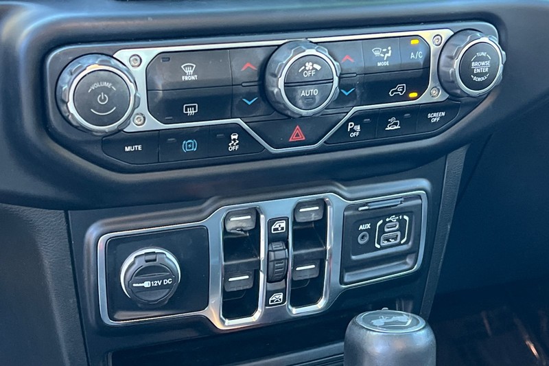 Jeep Wrangler 4xe Vehicle Full-screen Gallery Image 21