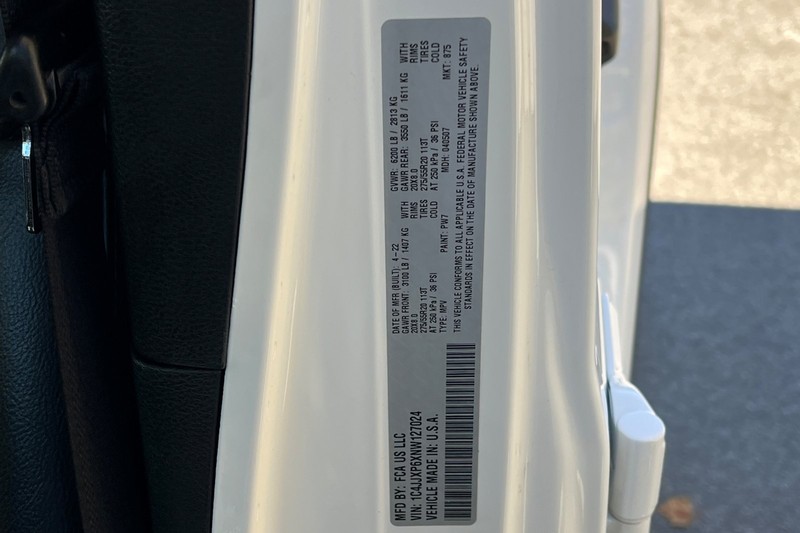 Jeep Wrangler 4xe Vehicle Full-screen Gallery Image 29