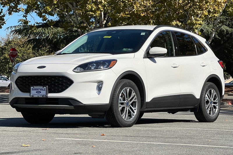 Ford Escape Vehicle Full-screen Gallery Image 09