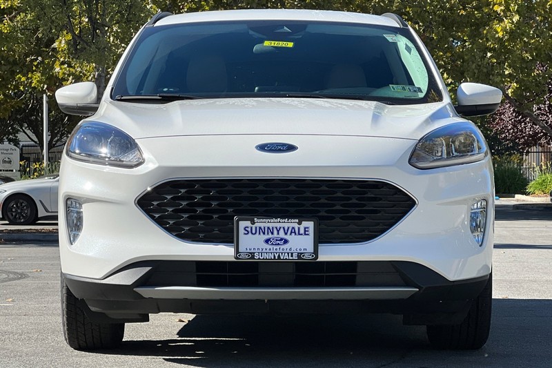 Ford Escape Vehicle Full-screen Gallery Image 10