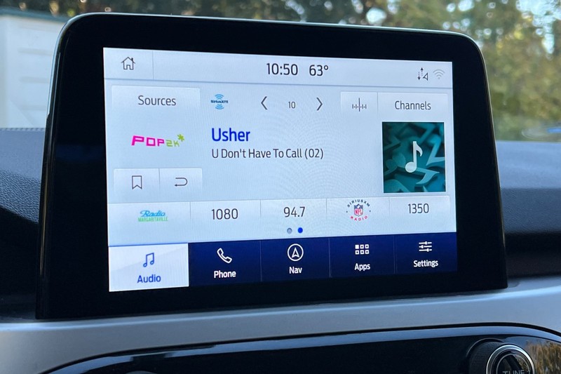 Ford Escape Vehicle Full-screen Gallery Image 19