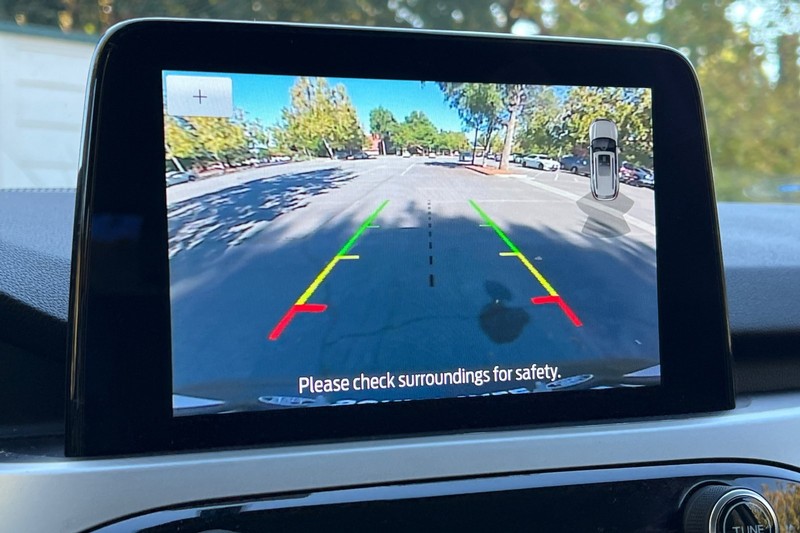 Ford Escape Vehicle Full-screen Gallery Image 21