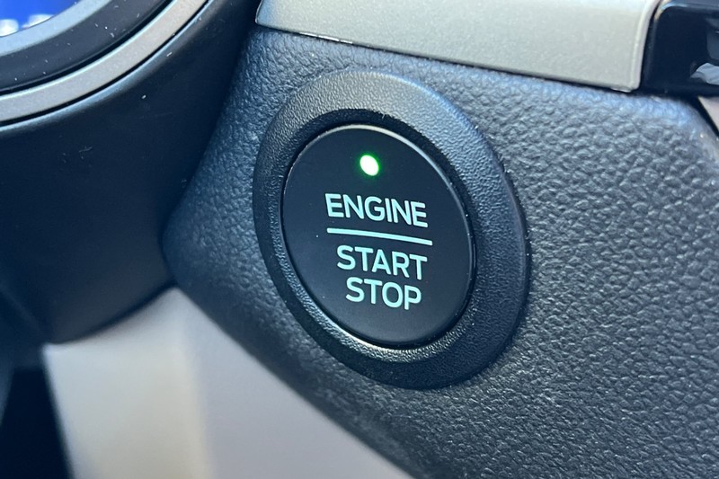 Ford Escape Vehicle Full-screen Gallery Image 24