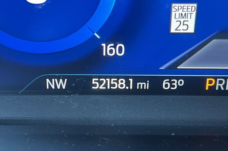 Ford Escape Vehicle Full-screen Gallery Image 27