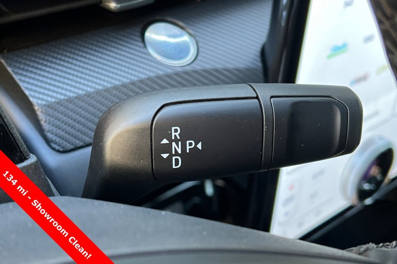 Ford Mustang Mach-E Vehicle Full-screen Gallery Image 22