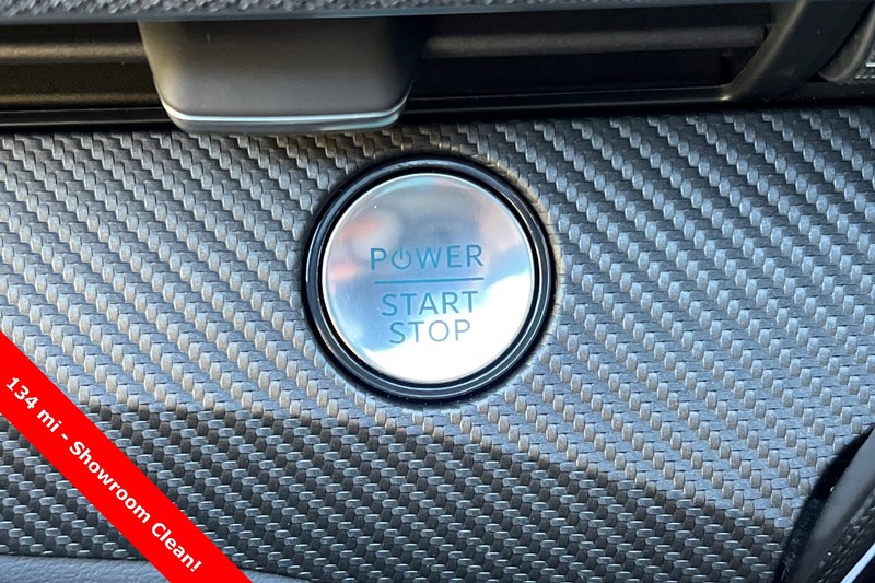 Ford Mustang Mach-E Vehicle Full-screen Gallery Image 23